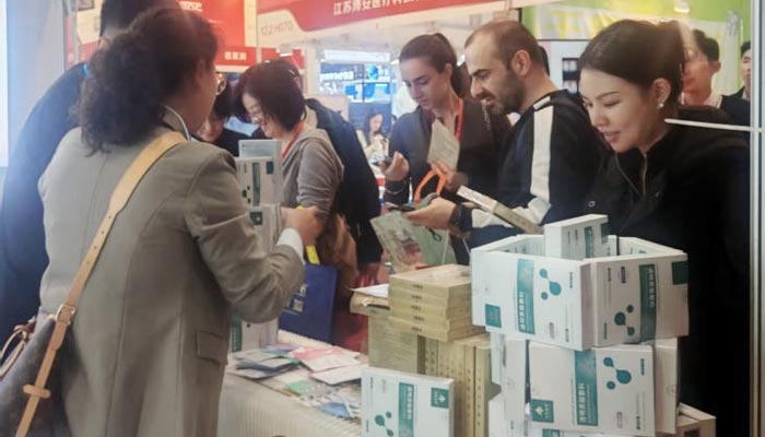 Qingdao Saildar Medical Co., Ltd. Dengan Dressing Asam Hyaluronic Bersinar di Chengdu Beauty Expo, Memulai Perjalanan Baru Perawatan Kulit
